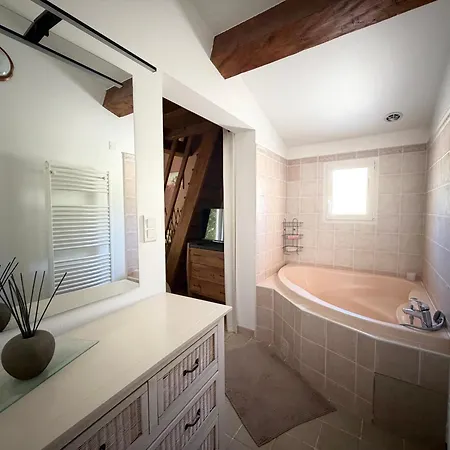 Vakantiehuis Maison Calme Chaleureuse Avec Piscine Pres De Uzes *
